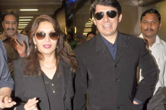 It's official! Madhuri signs Dedh Ishqiya